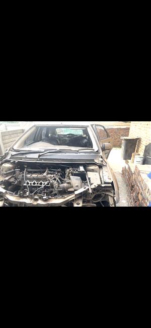 Stripping ford focus 1.6 for spares