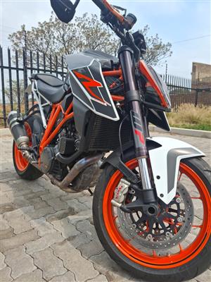 KTM 1290-R SUPER DUKE