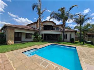 Ultra-Modern Home in Exclusive Gated Estate – Ferryvale