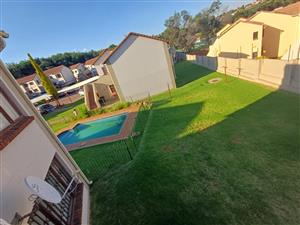 Townhouse For Sale in Mondeor