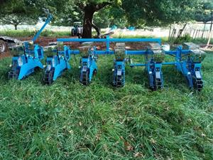 NO TILL PLANTERS