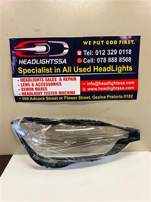 Volvo XC60 right side headlight replacement lens 