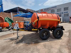 2500L BRAKED DOUBLE AXLE PLASTIC HONEY SUCKER TANKER