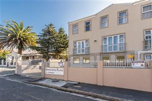 Apartment For Sale in Wynberg