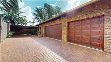 Beautiful 4 Bedroom, 2.5 Bathroom Home with Flatlet- Bedfordview Border