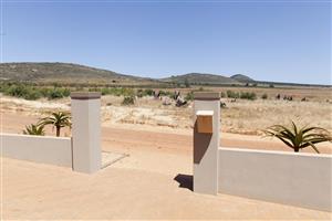 House For Sale in Chatsworth