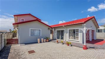 Spacious Coastal Living Within Walking Distance to Beach