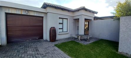 Pretty, Pet-Friendly 3-Bedroom Full Title Home – Terra Nova