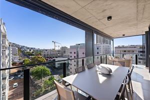 Apartment For Sale in Sea Point