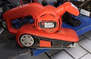 BLACK AND DECKER KA56 BELT SANDER (S067633C) 