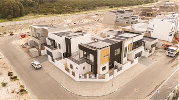Eco-Smart Elegance - Sunny 4 Bedroom home!
