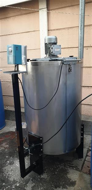 250L Jacketed Stainless Steel Mixing Tank (Zhauns) – 220V Single Phase