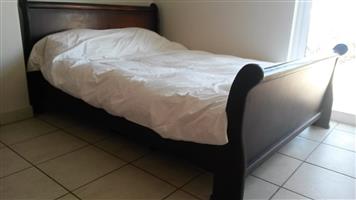 Sleigh bed with mattress