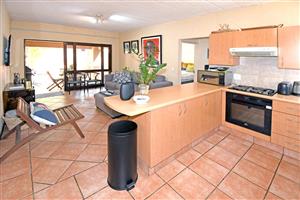 Apartment For Sale in Douglasdale