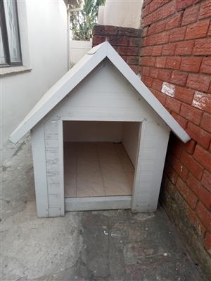 Dog kennel, white aluminium finish, for medium to large dog 
