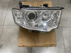 2014 MITSUBISHI PAJERO SPORT HEADLIGHT RIGHT SIDE FOR SALE