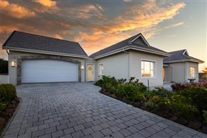 3 Bedroom House for sale in Barons View