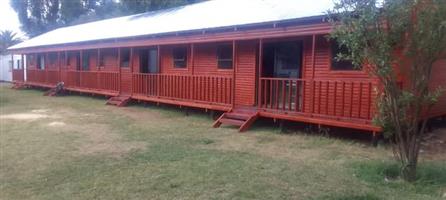 Logcabin school 8m b