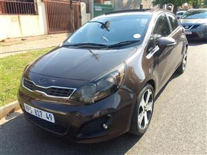 2013 Kia Rio 1.4 Tec Hatch manual brown color Sunroof  Leather seat  65000km 