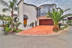 4 Bedroom House for Sale in Reading Country Estate , New Redruth