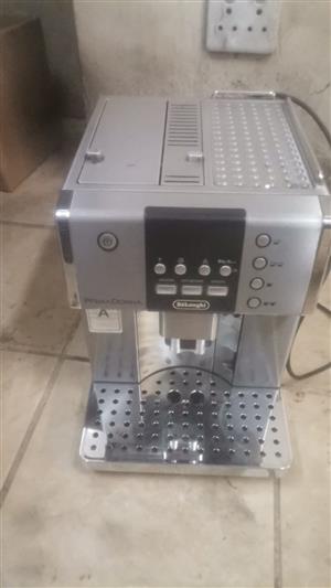 Di Longi coffee machine