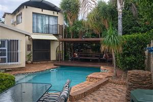 8 Bedroom Residence Securely Located in a Boomed-Off Area