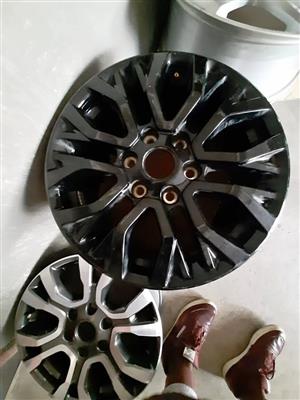 18 inch Ford Stormtrack/Thunder original mag to use for spare 