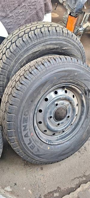 Mahindra brand new rim and tyres available