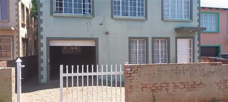Houses and Townhouses and Plots for sale in Pretoria