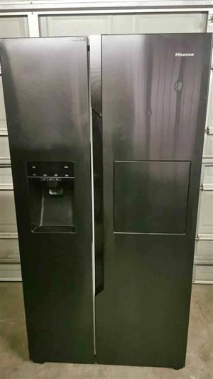 Hisense SXS fridge with display door