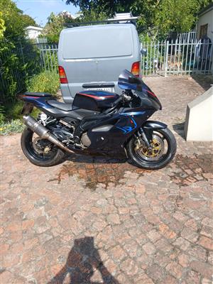 Aprilia RSV1000R 2005 Motorcycle