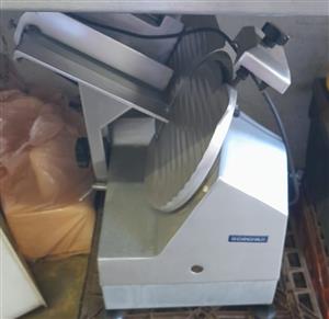 Automatic slicer 