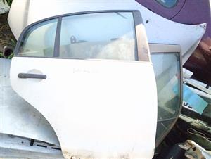 2011 - 2017 Polo Vivo RR white Door