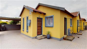 Live Luxury Non-distressed Auction with Starting to bid from: R920 000.00