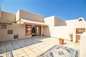 Apartment For Sale in Kloofendal
