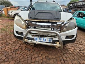 Isuzu D-MAX 3.0 MANUAL STRIPPING FOR SPARES