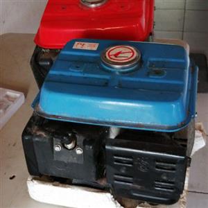 2x generators very good condition 