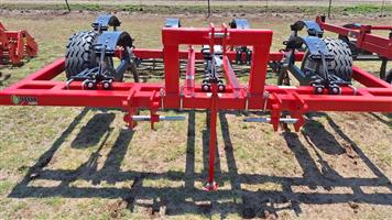 New auto reset chisel ploughs for sale