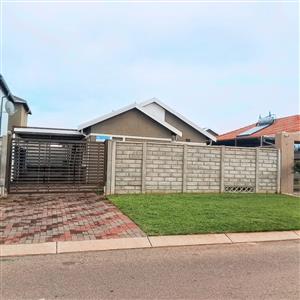 House For Sale in Albertsdal