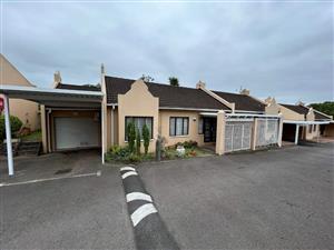 Townhouse For Sale in The Wolds