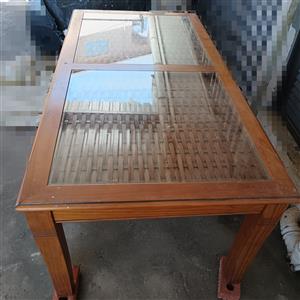 Dining room table 
