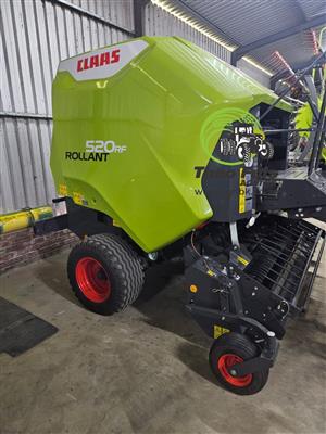 2023 Claas Rollant 520 RF