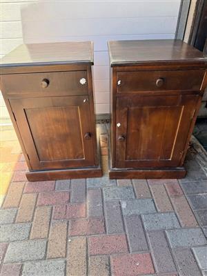 Bedside cuboards solidwood