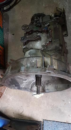 W114 gearbox and seat recliners and brand new break pads