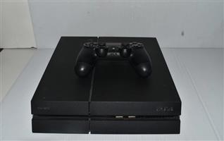 Ps4 with 2 remotes