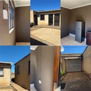 SPACIOUS ROOM FOR RENT IN TSIETSI/KATLEHONG