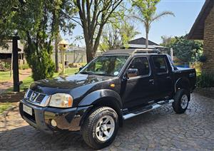 Nissan Hardbody 2.4 16V 4X4