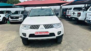 2011 Mitsubishi Pajeor 3.2 sport 4x4
