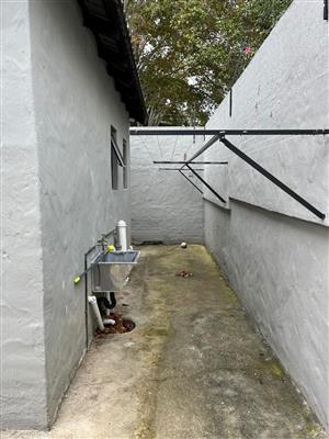   COTTAGE FOR RENT – PARKWOOD / ROSEBANK   R7 500 per month  Looking for a comfo