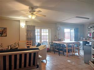 Charming Beachside Apartment in Stilbaai East